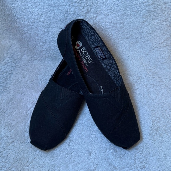 Skechers Black Slip-On Flats - Picture 1 of 8